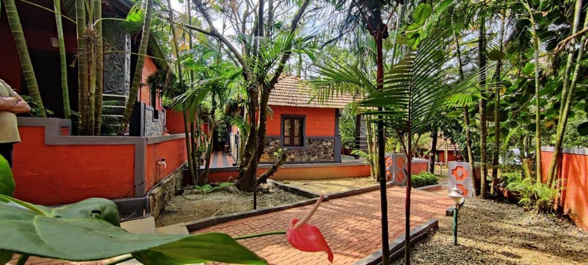 Clay Resort By Bestinn Leisure - Wayanad Padinjarathara 외부 사진